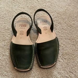 PONS arvacas sandals sz9 LIKE NEW